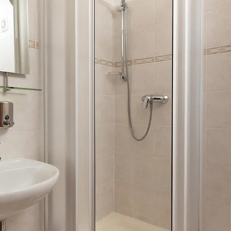 Aneta Apartamento *